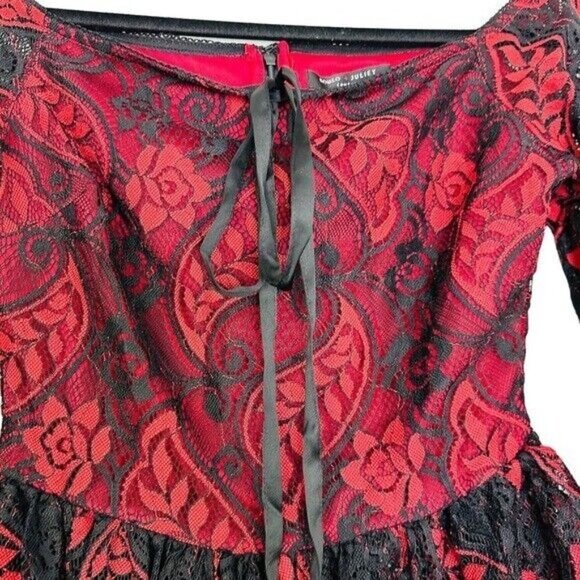 ROMEO And Juliet C Lace Red Off The Shoulder Top Gothic Women’s Size Small - Picture 8 of 15